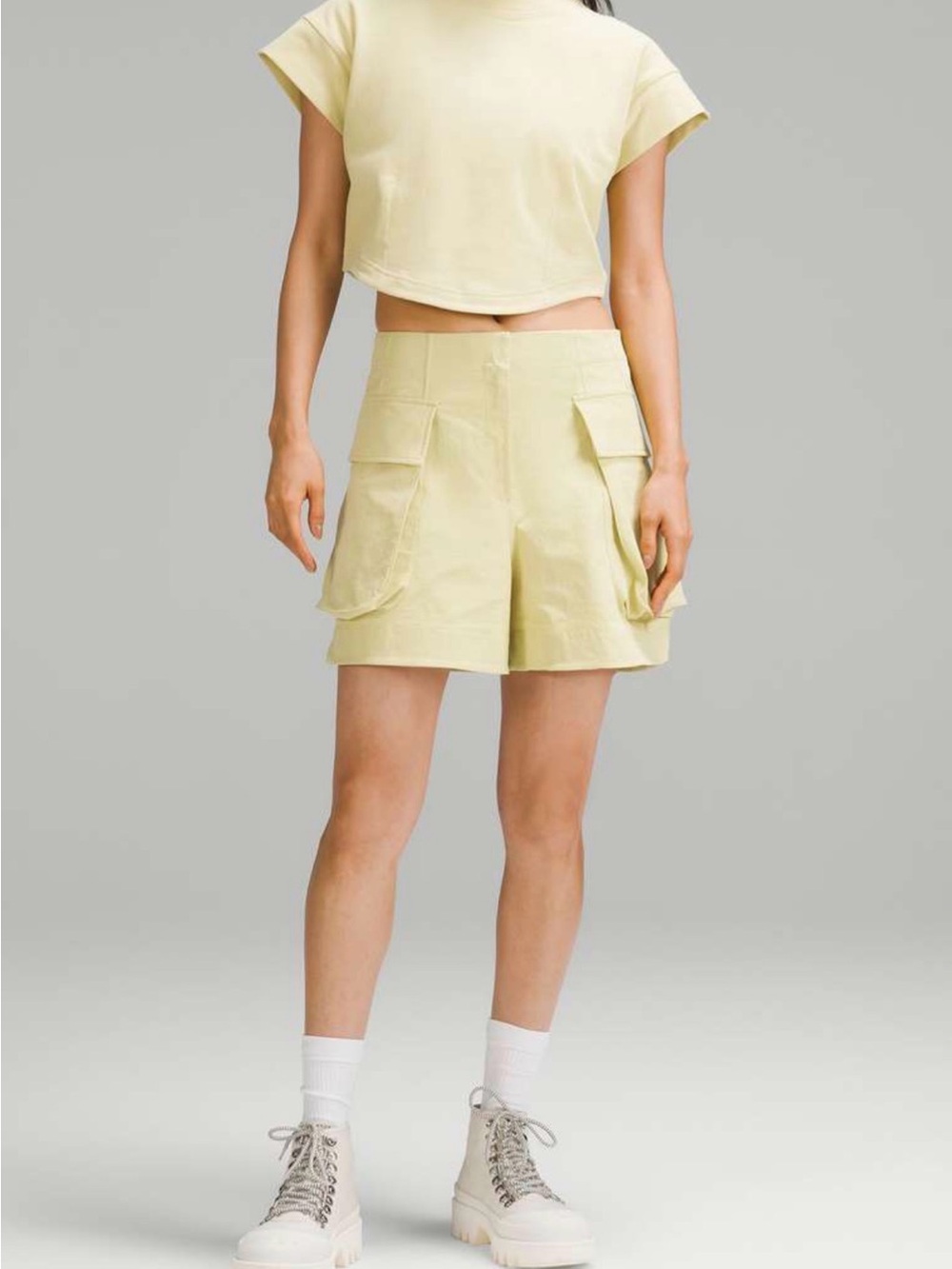 Lululemon Relaxed-Fit Super-High-Rise Cargo Short 4"